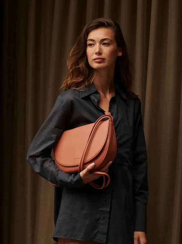 Bolso Soma Half Moon