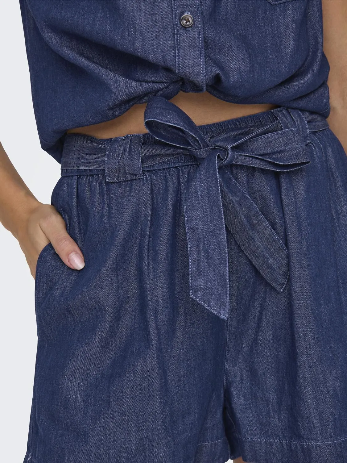 JDY Short tiro alto lazo