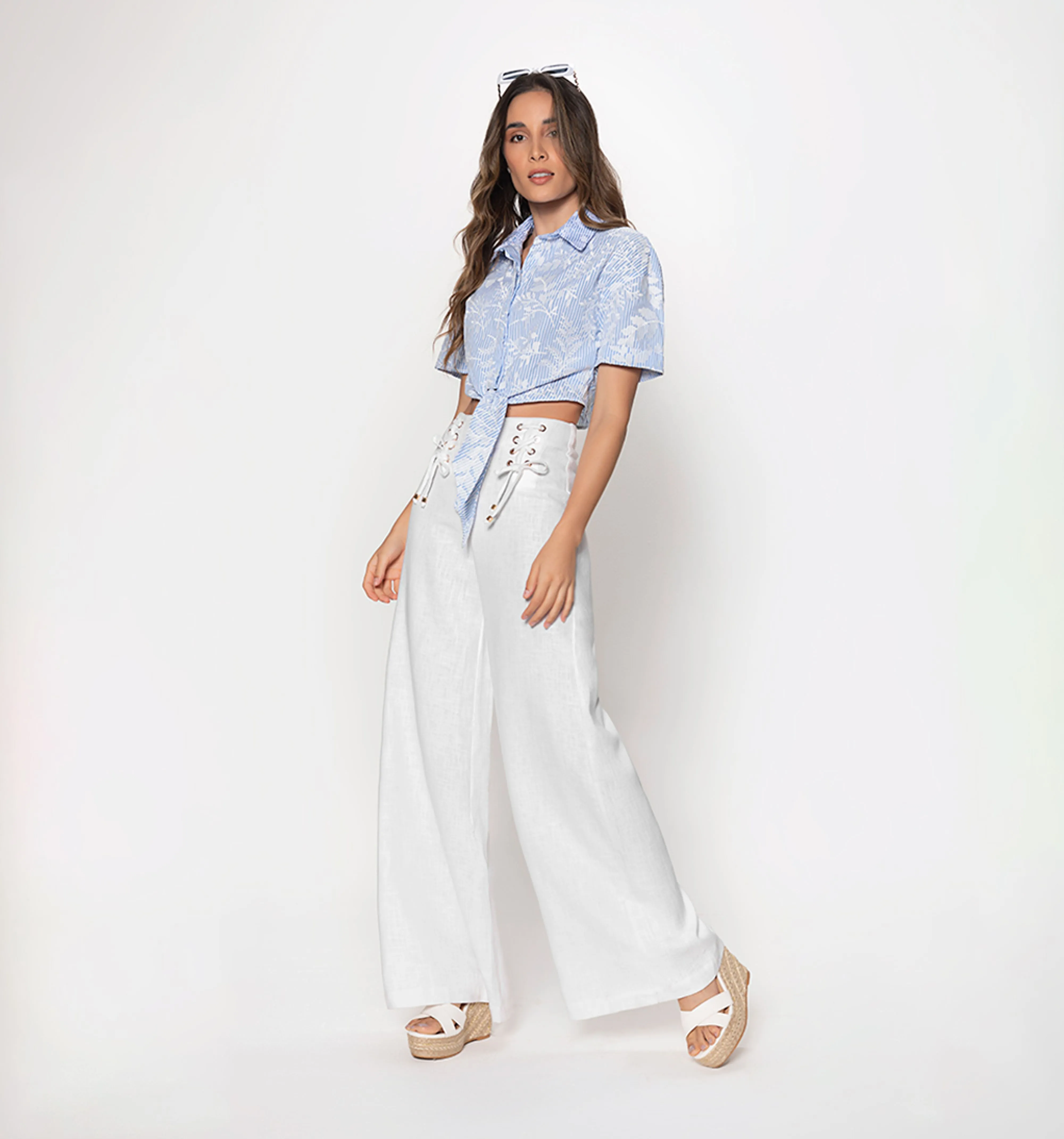 Pantalon tipo palazo tiro alto con cruce
